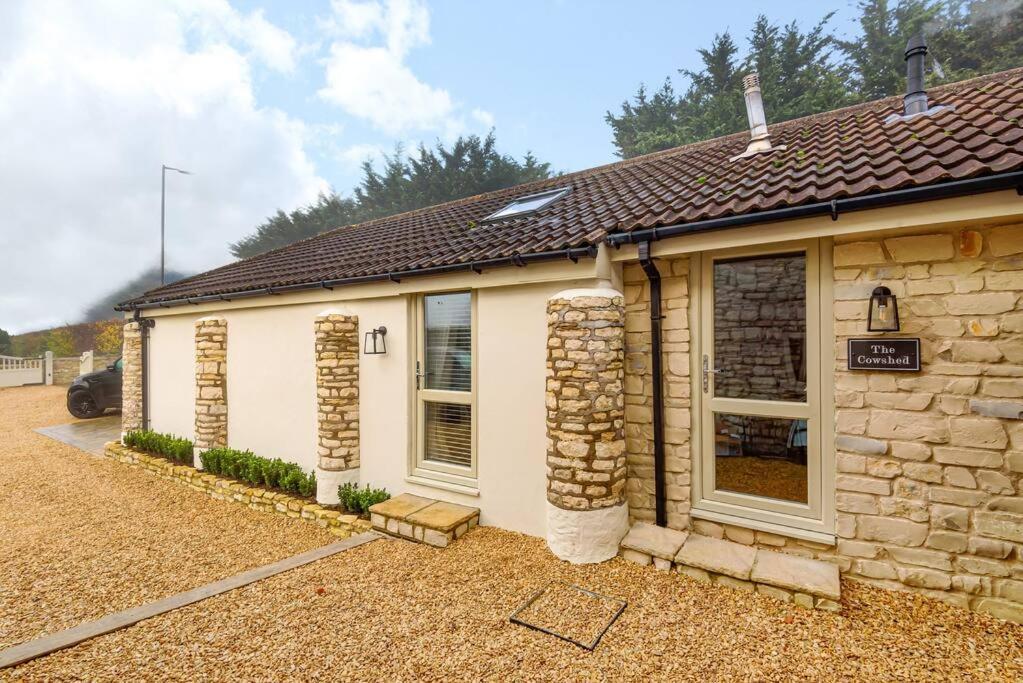 The Cowshed Apartment Farmborough Exterior photo